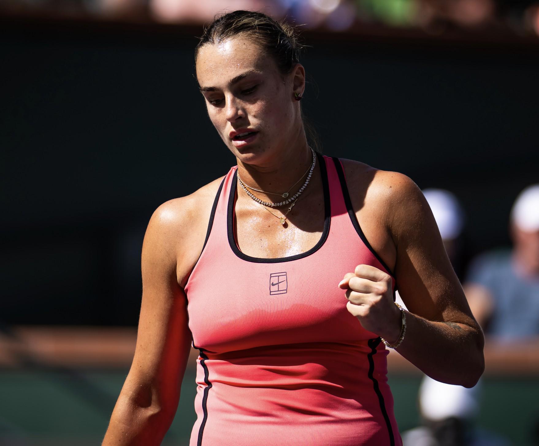 半岛体育注册网址-萨巴伦卡挽救赛点逆转莱巴金娜，夺得印第安维尔斯站冠军