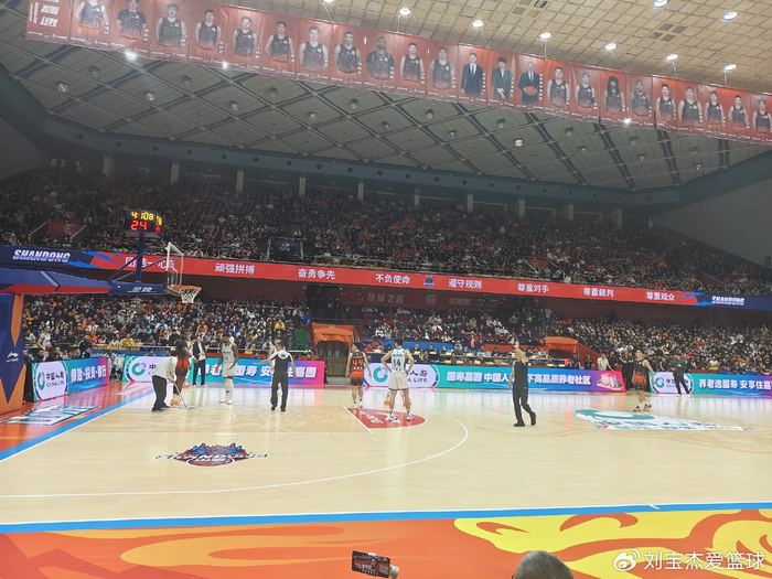 半岛体育注册网址-齐鲁德比：山东篮球最纯粹的底色|青岛市|山东队|张北海|济南|球迷_新浪体育_新浪新闻